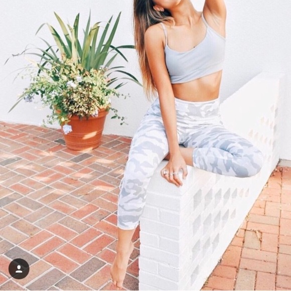 3 pairs women’s leggings size small - Picture 2 of 8